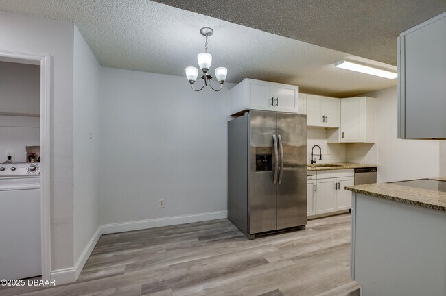 Building Photo - 1600 Big Tree Rd