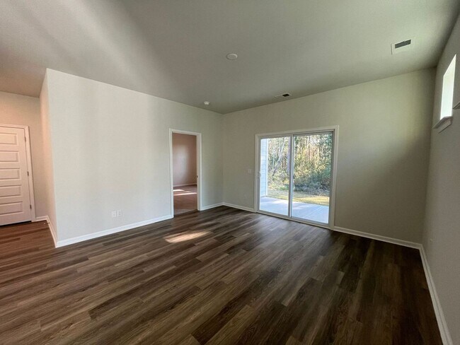 Building Photo - 143 Holloway Hill