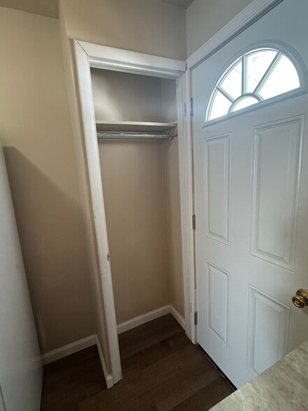 Building Photo - 517 Genet St