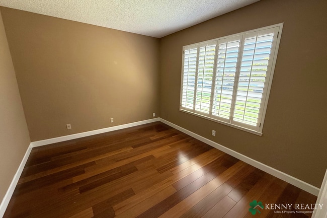 Building Photo - Modern Foster City 3 Bedroom Townhome with...