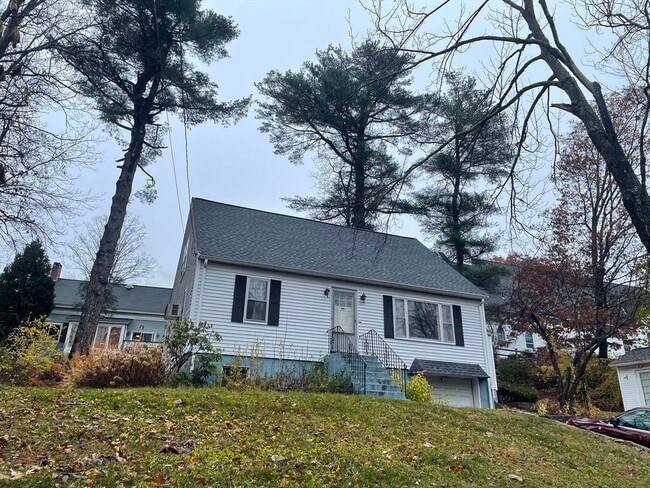 Building Photo - 117 Southville Rd