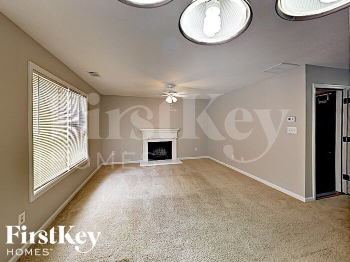 Building Photo - 7053 Bowie Dr