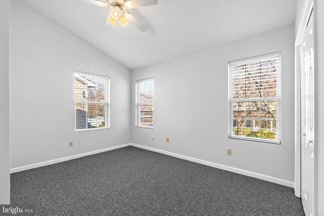 Building Photo - 516 Second St