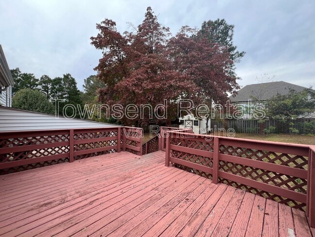 Building Photo - 5449 Thompson Cir