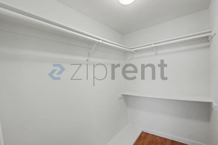 Building Photo - Unit 106