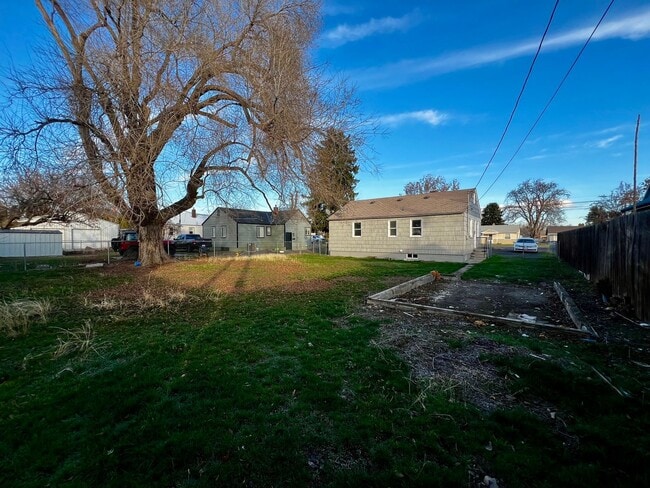 Building Photo - 1408 S 3rd Ave