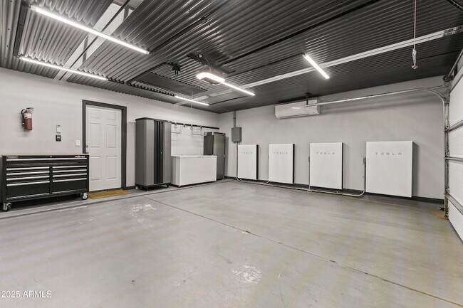 Building Photo - 9220 N 83rd St