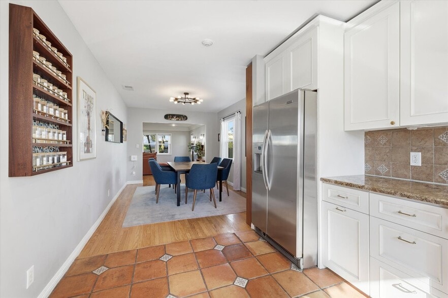 Building Photo - 4312 W 59th St