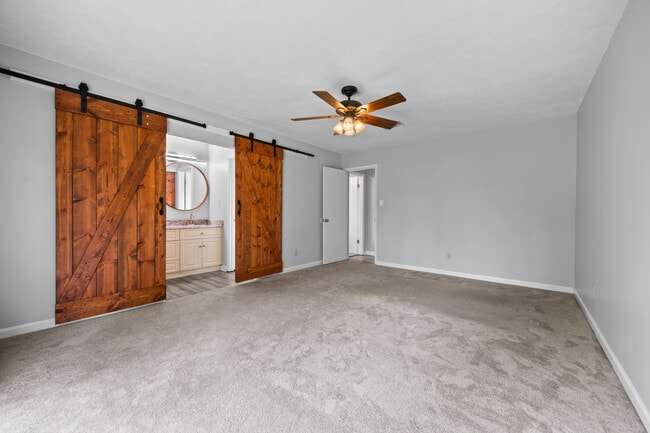 Building Photo - 210 Hillbrook Dr