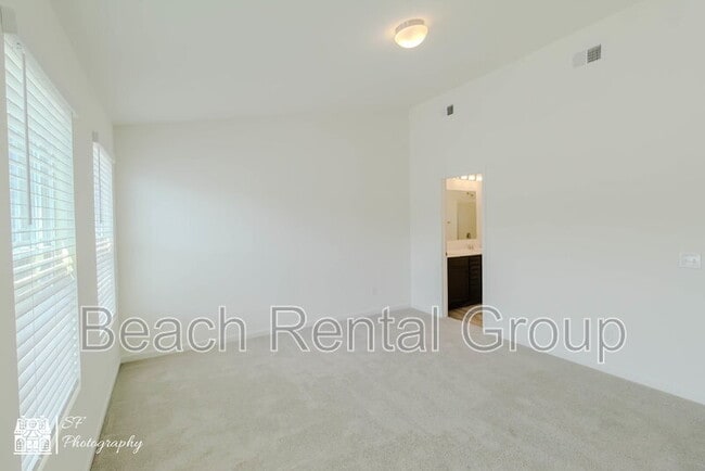 Building Photo - 122 Crescent Wy