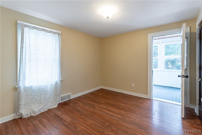 Building Photo - 189 Hamilton Dr