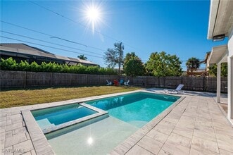 Building Photo - 714 105th Ave N