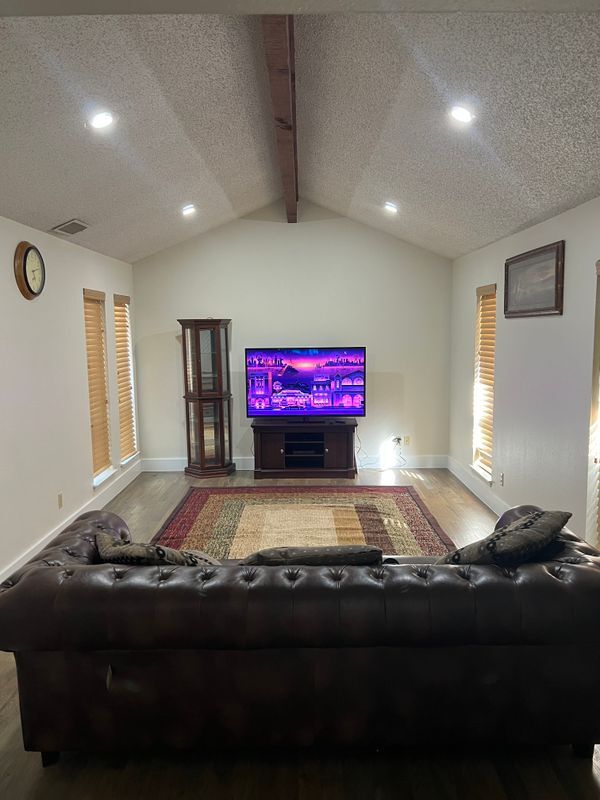 Building Photo - 2304 Belfry Ct