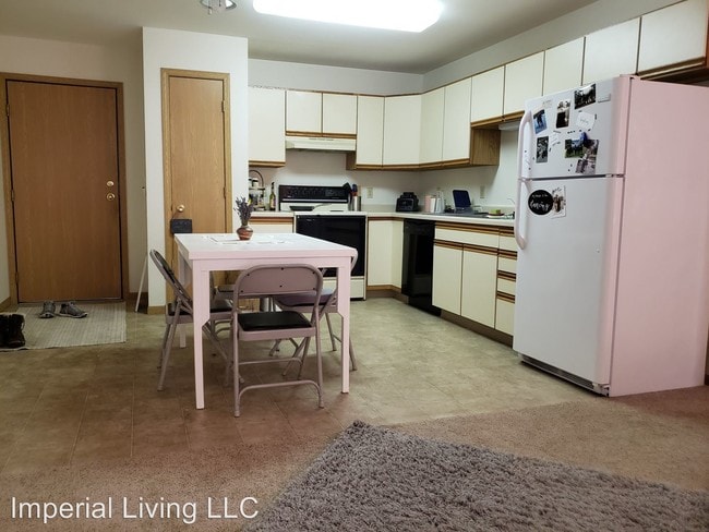 Building Photo - 1041 Imperial Cir