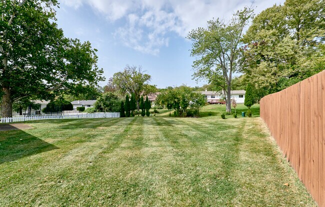 Building Photo - 15481 Duxbury Way