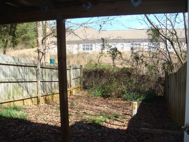 Building Photo - Charming 2 Bed, 1.5 Bath Rental in a Convenient Location