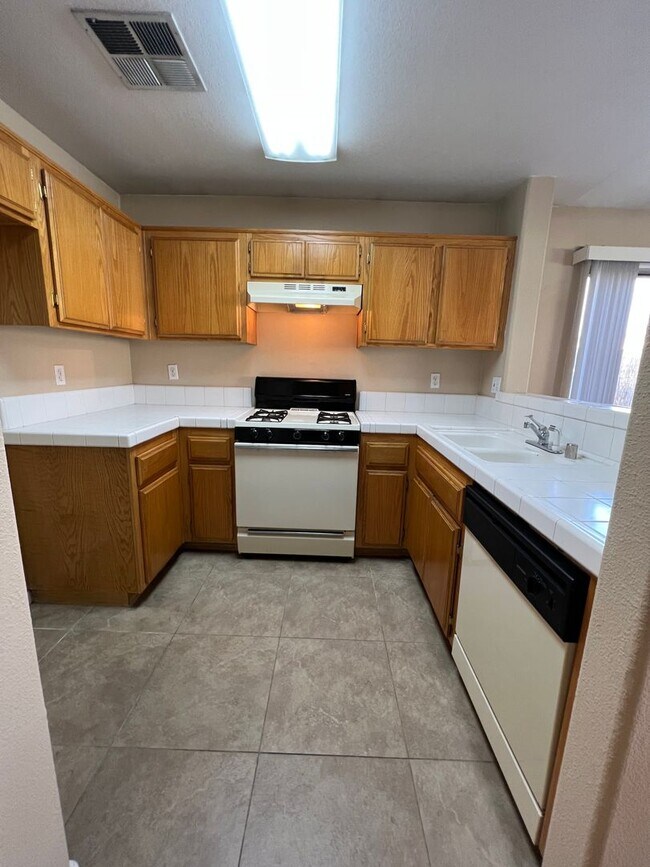 Building Photo - 4404 Pebble Creek Dr