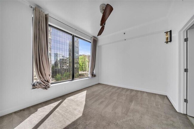 Building Photo - 3445 Stratford Rd NE