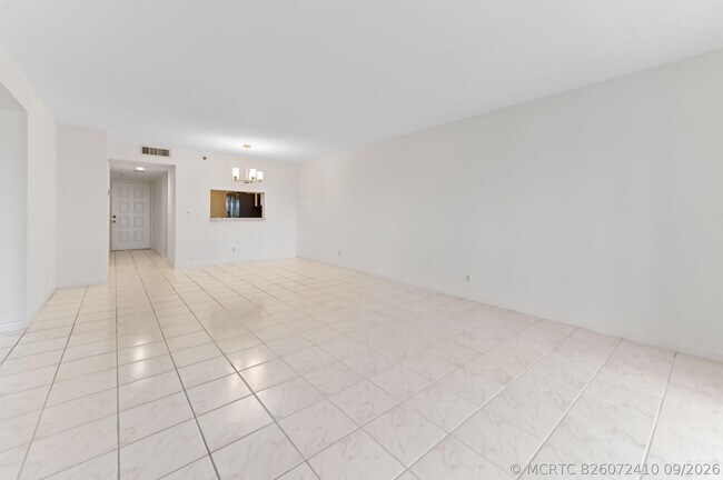 Building Photo - 7260 Kinghurst Dr