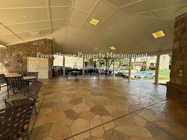 Building Photo - 1045 Township Cir
