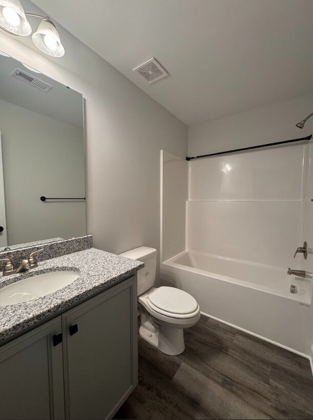 Building Photo - Sign a 12-month lease now and receive the ...
