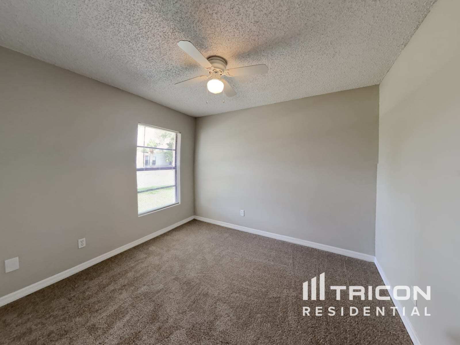 Building Photo - 1534 Thistledown Dr