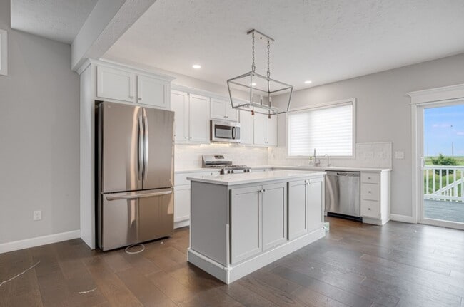 Building Photo - 4 Bed, 4 Bath House on Legends Golf Course