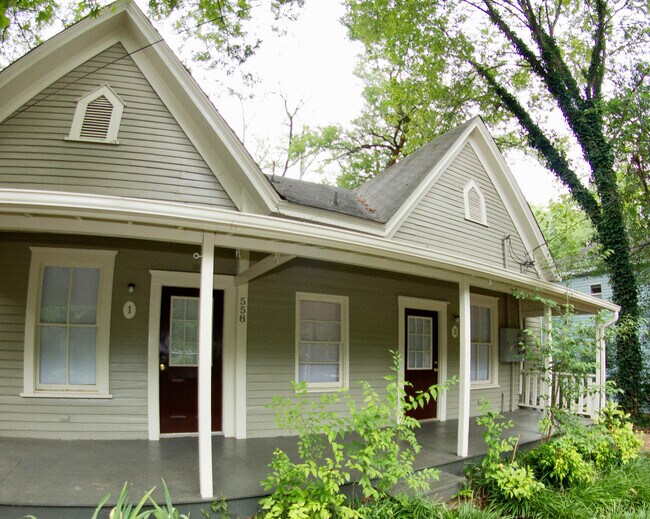 Building Photo - 558 Pulaski St