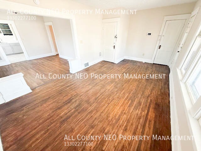 Building Photo - 3003 Portman Ave