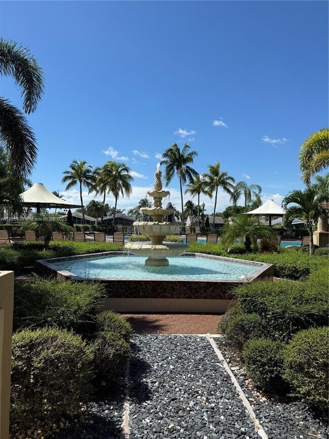 Building Photo - 2/2 Apartment for Rent at Center Gate comm...