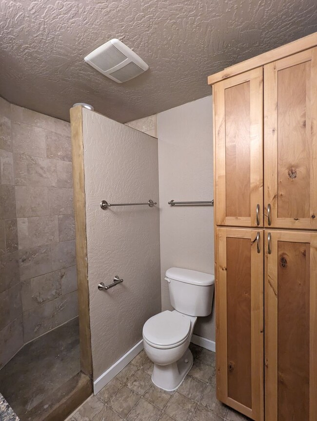Building Photo - 4-Bedroom, 2-Bath Home In The Amazon Area ...