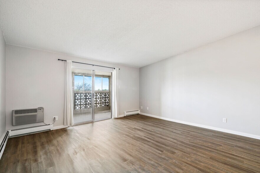 Building Photo - 3164 S Wheeling Way