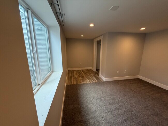 Building Photo - 8060 830 E