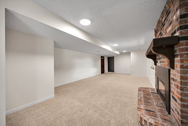 Building Photo - $3,895.95, $200 Off Cleaning Voucher, 4 Beds - 3 Baths, Single Family Home in Denver with 2-Car A...