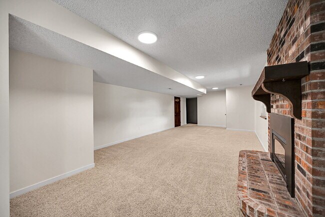 Building Photo - $3,995.95, $200 Off Cleaning Voucher, 4 Beds - 3 Baths, Single Family Home in Denver with 2-Car A...