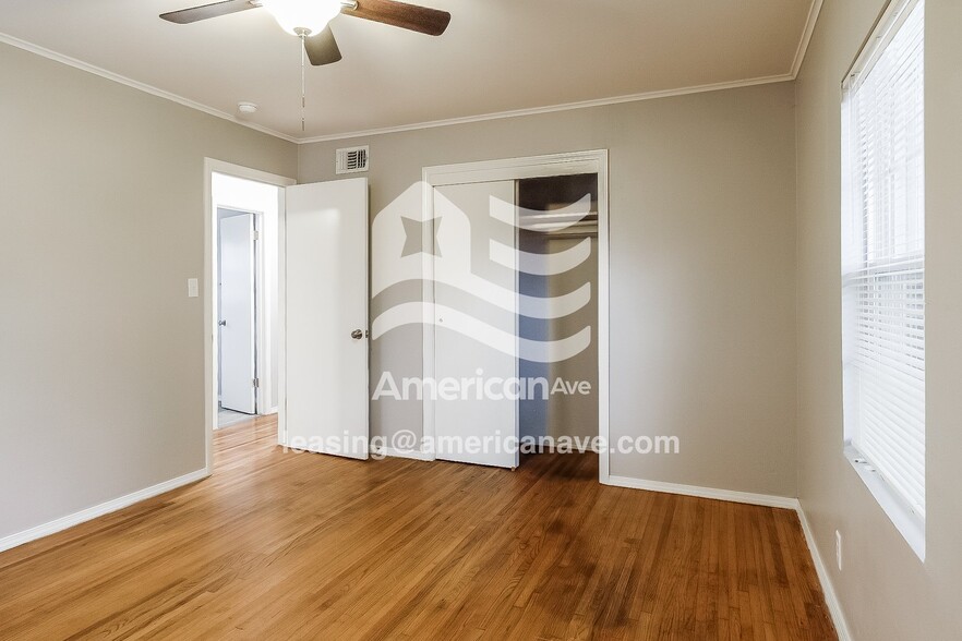 Building Photo - 104 S 108th E Ave