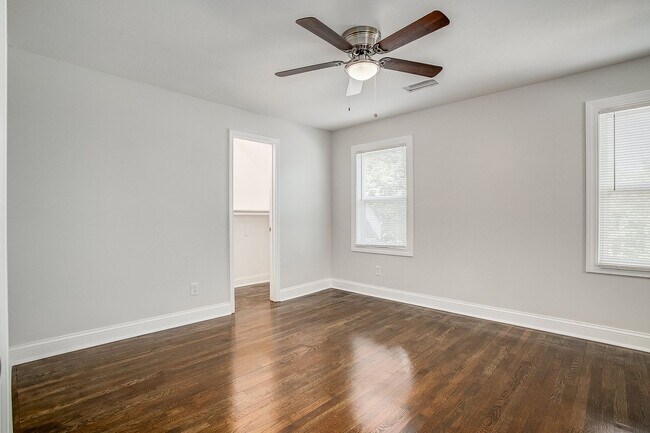 Building Photo - 5229 Brookwood Ave