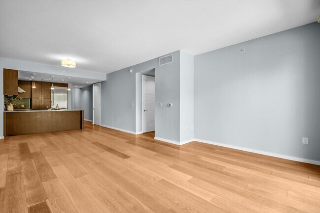 Building Photo - 1705 Ocean Ave