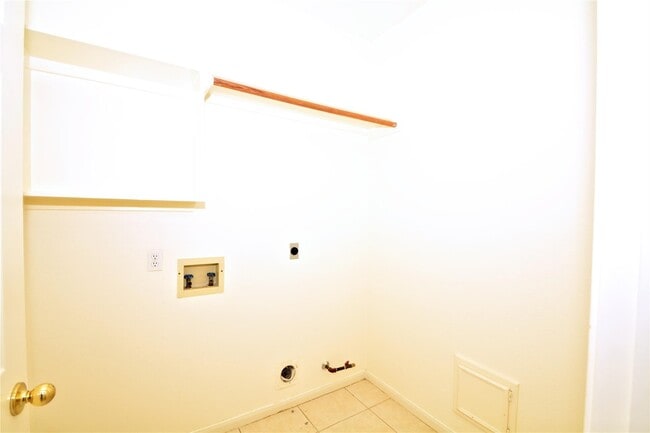 Building Photo - 17315 Marigold Dr