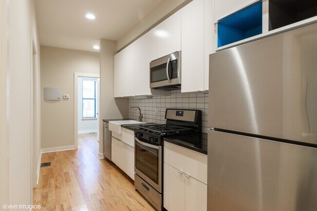 Building Photo - 120 E 57th St