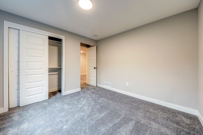Building Photo - {18021} Southpointe Ranch + Finished Basem...
