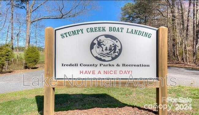 Building Photo - 196 Longleaf Dr