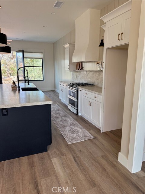 Building Photo - 42899 Cll Roble