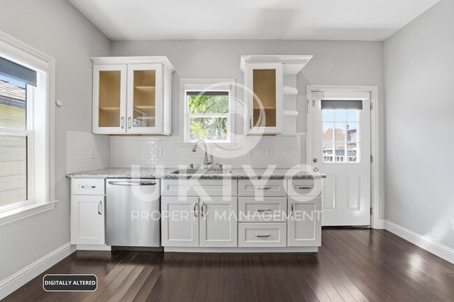 Building Photo - 1123 30th St