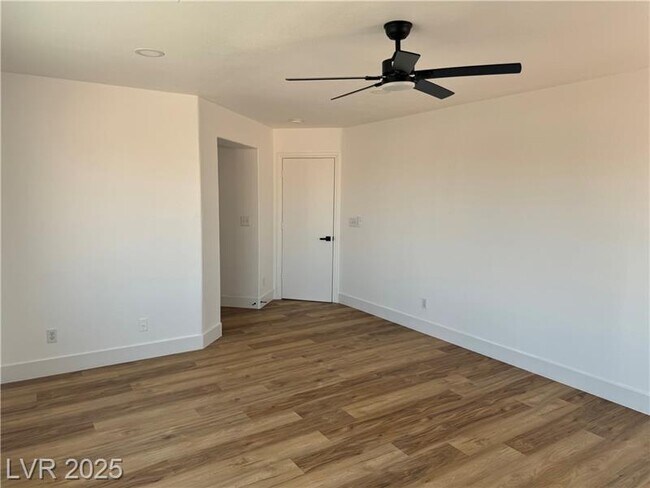 Building Photo - 8725 Russet Hills Ct