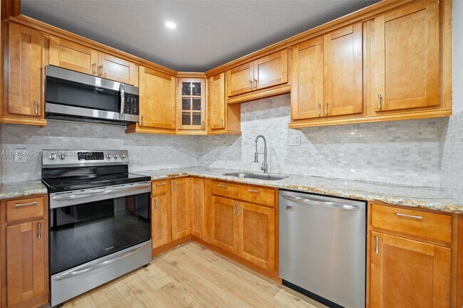 Building Photo - 6633 NW 179th Terrace