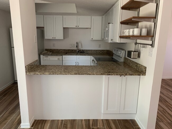 Building Photo - 806 Blvd de Orleans Blvd