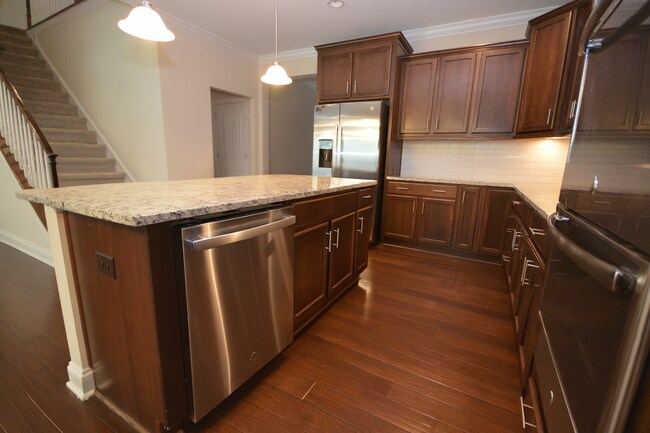 Building Photo - 542 Finnbar Dr