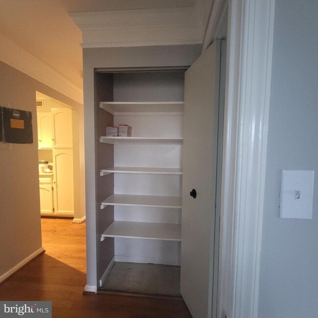 Building Photo - 5800 Cove Landing Rd