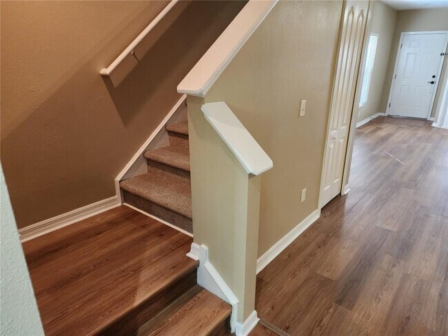 Building Photo - 15924 Fishhawk Creek Ln